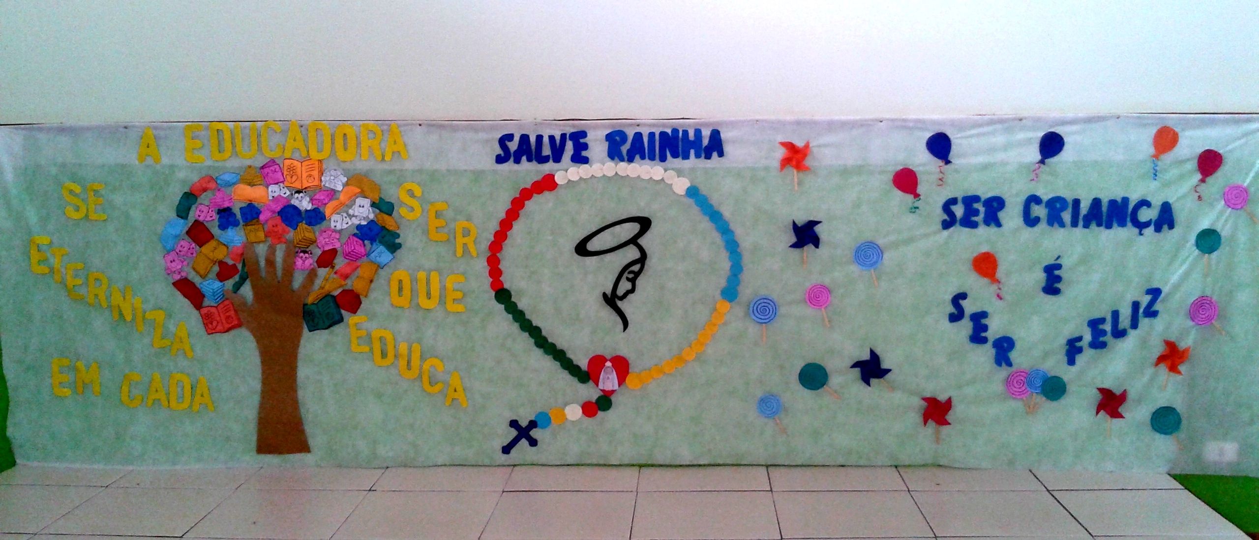 Mural de Outubro  Centro de Educa��o Infantil Passionista Jo�o Paulo II