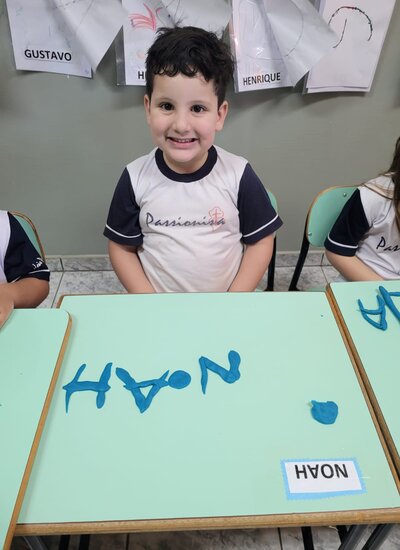 Brincando com as Letras: Formando o Meu Nome com Massinha Centro de Educa��o Infantil Passionista Jo�o Paulo II