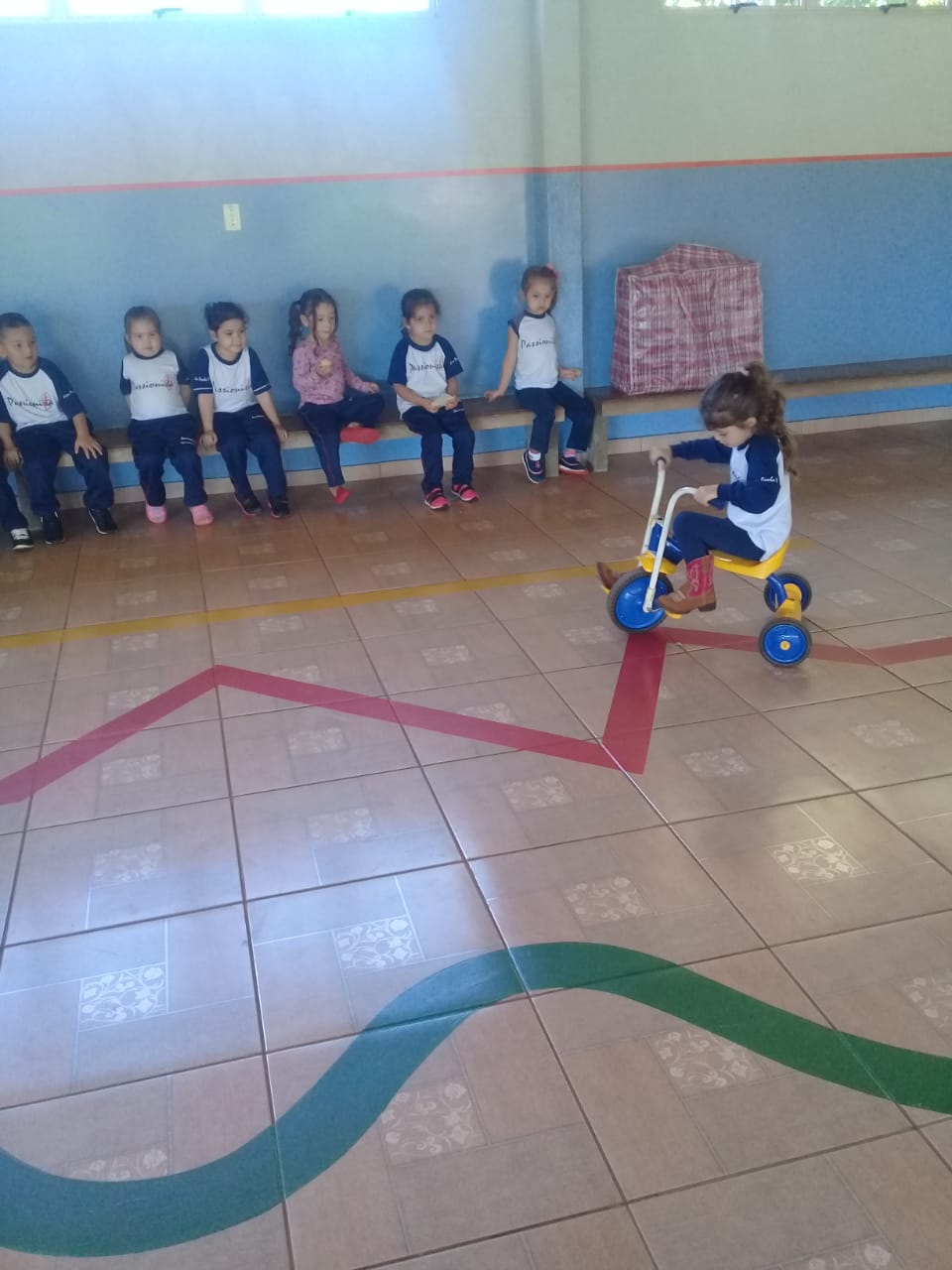 Gincana com a inicial do nome  Centro de Educa��o Infantil Passionista Jo�o Paulo II
